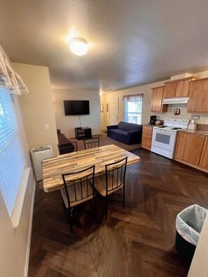 Family Mobile Home | Living area | LED TV - Pioneer Motel  (West Yellowstone)