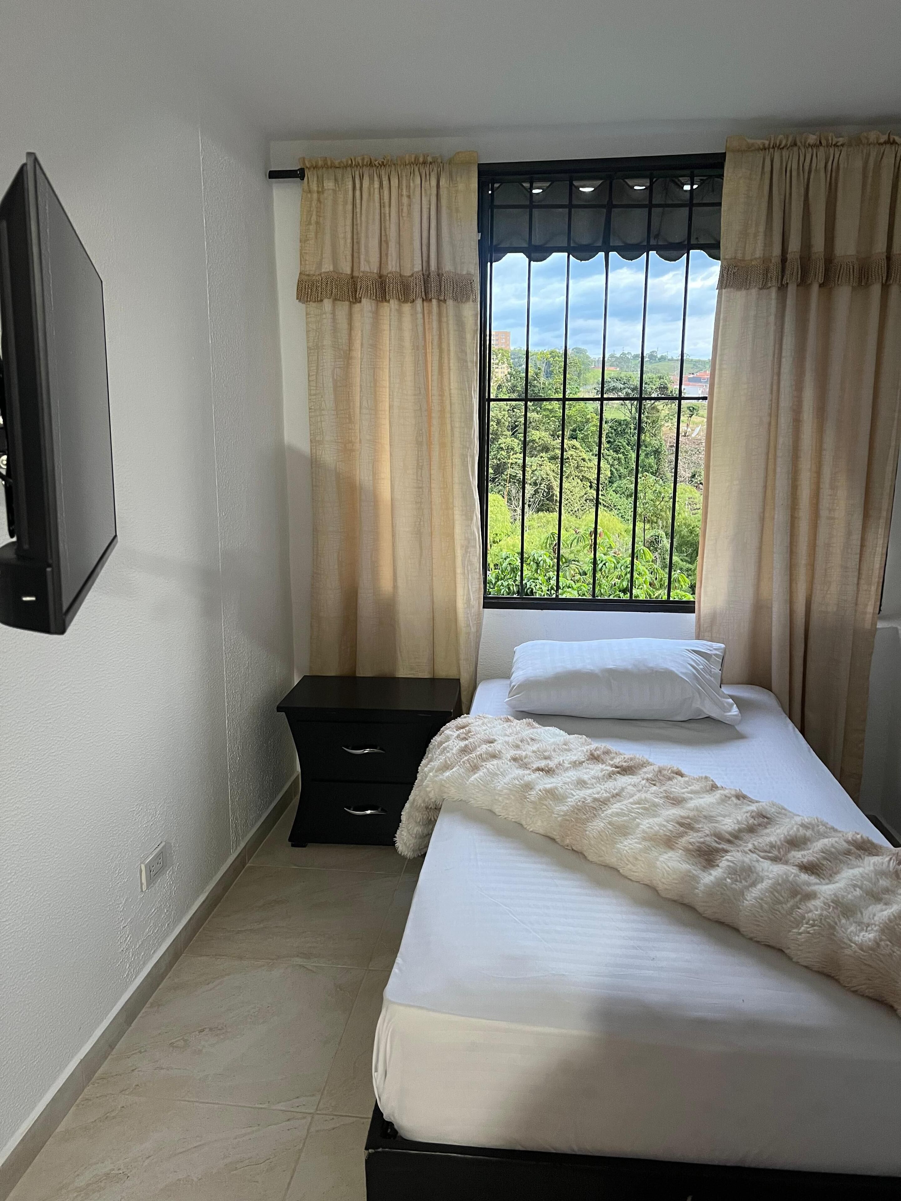 Standard Twin Room, Mixed Dorm, Housekeeping, Mountain View | Laptop workspace, free WiFi