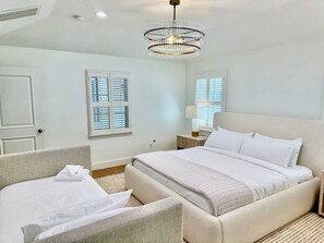 4 bedrooms, iron/ironing board, WiFi, bed sheets