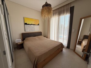 3 chambres, fer et planche à repasser, Wi-Fi, draps fournis