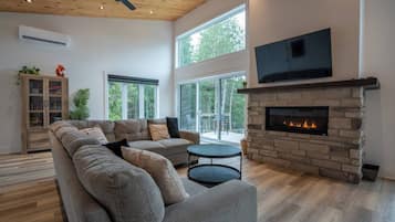 Televisor i llar de foc