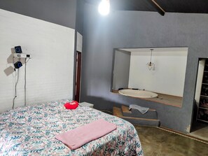 3 slaapkamers, een strijkplank/strijkijzer, wifi, beddengoed