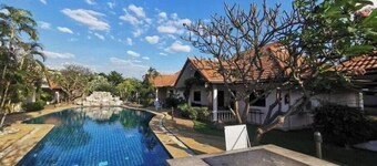 Two Fifty Nine Resort 259 Resort Three-Bedroom House #1