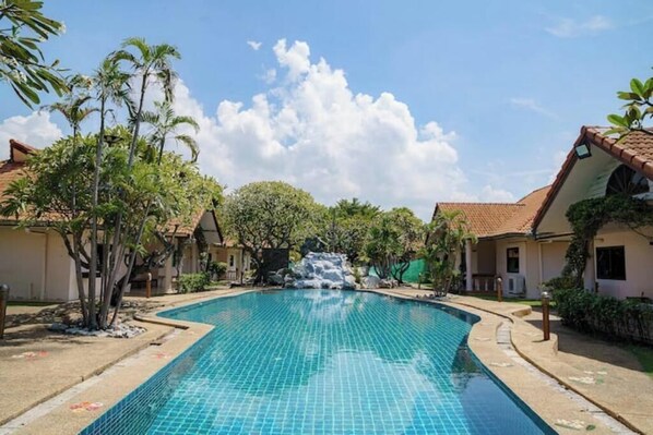 Pool - Two Fifty Nine Resort 259 รีสอร์ต 3br 2bath & the other 3br 2bath (Chonburi)
