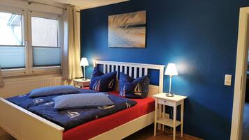 2 Schlafzimmer, Schreibtisch, Reisekinderbett, kostenloses WLAN