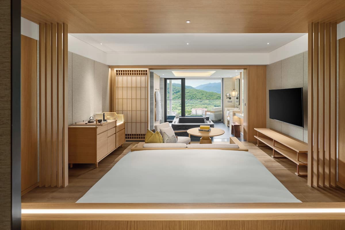 Allergiatestatut vuodevaatteet, minibaari, tallelokero huoneessa