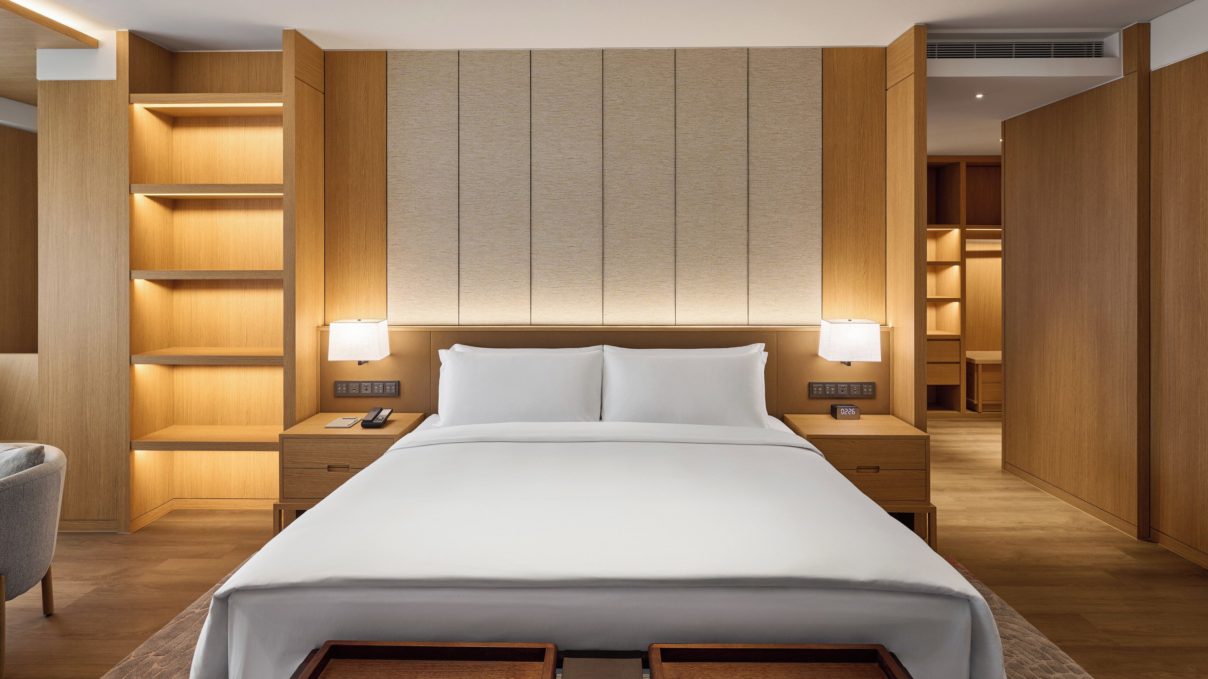 Hypo-allergenic bedding, minibar, in-room safe, blackout drapes