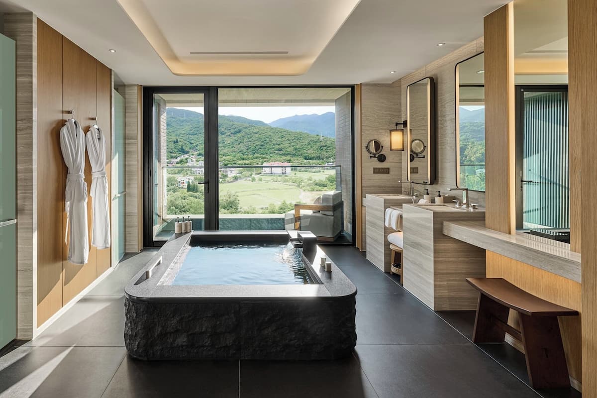 Allergiatestatut vuodevaatteet, minibaari, tallelokero huoneessa