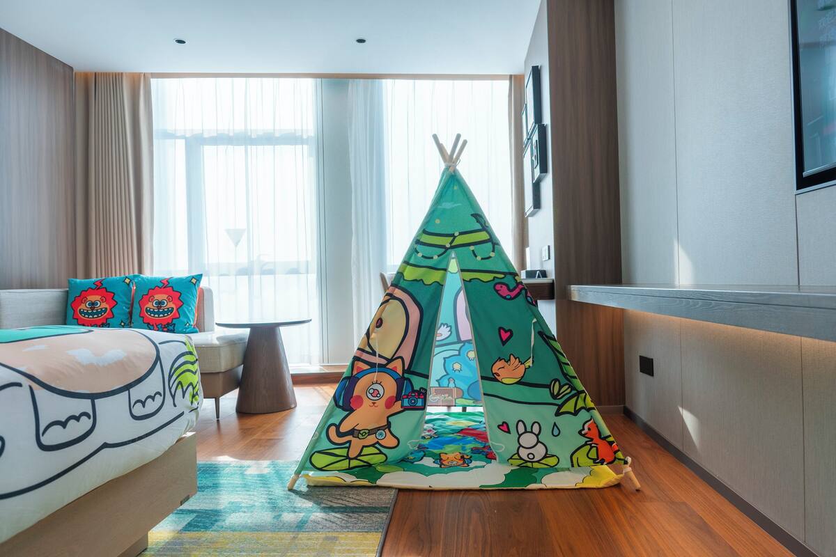 Standard Room, 1 King Bed (Kids Theme) | Soundproofing