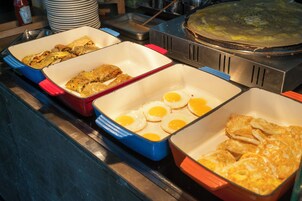 Desayuno buffet todos los días (con cargo)