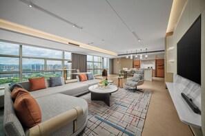 Premium bedding, Select Comfort beds, minibar, desk - Crowne Plaza Zhongshan Torch High Tech Zone by IHG (Zhongshan)