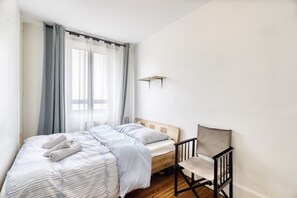 1 habitación, tabla de planchar con plancha, wifi y ropa de cama 