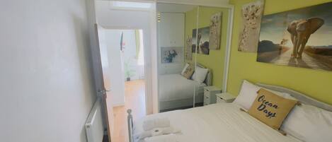 1 camera, Wi-Fi, lenzuola