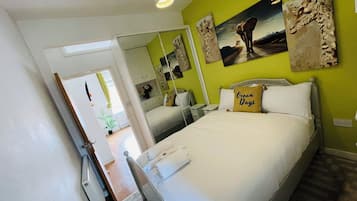 1 bedroom, WiFi, bed sheets