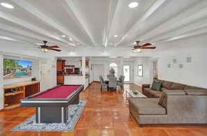 Spielezimmer