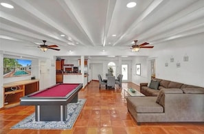 Spielezimmer