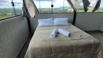 WiFi, bed sheets