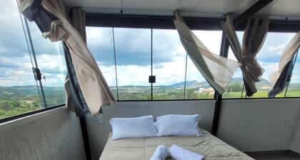 1 bedroom apartment, air conditioning and garage.