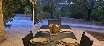 Large family home with swimming pool in the heart of Drôme provençale