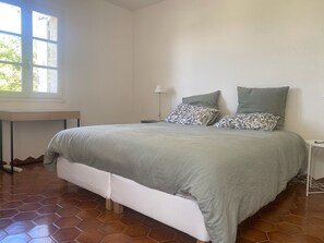 5 bedrooms, iron/ironing board, travel cot, free WiFi