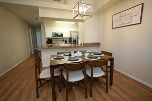 Dining - “Parkside Paradise 3 BR Condo by Disney, Epcot & Universal” (Kissimmee)