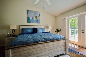 3 bedrooms, iron/ironing board, free WiFi, bed sheets - “Parkside Paradise 3 BR Condo by Disney, Epcot & Universal” (Kissimmee)