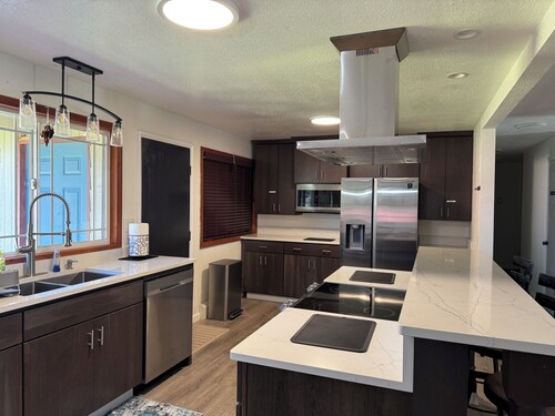 
New Listing _ Eagle Meadow Comfy Home in Juneau Valley