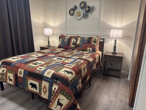 3 habitaciones, tabla de planchar con plancha, wifi y ropa de cama 