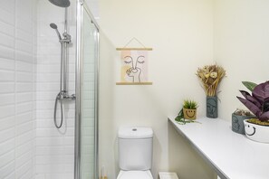 Hårføner og håndklær