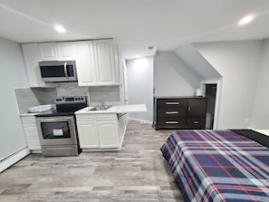 1 habitación, tabla de planchar con plancha, wifi y ropa de cama
