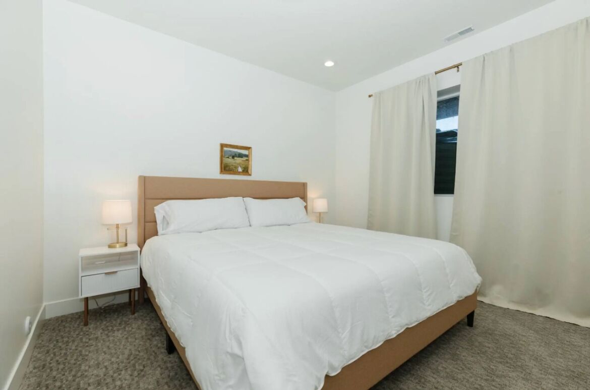 8 Schlafzimmer, Reisekinderbett, kostenloses WLAN, Bettwäsche