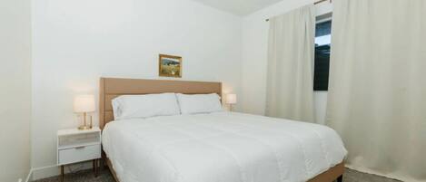 8 Schlafzimmer, Reisekinderbett, kostenloses WLAN, Bettwäsche