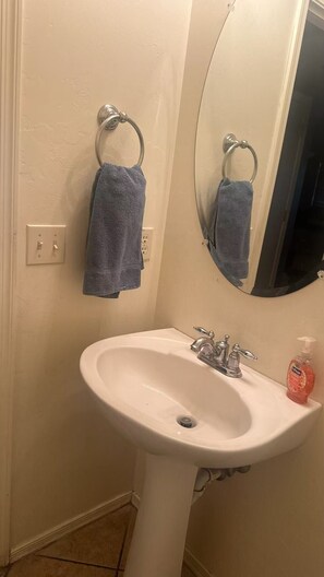 Hair dryer, bidet, towels, soap - Sweet home nearby UOA (Tucson)