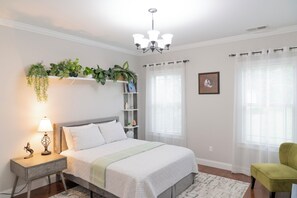 3 室のベッドルーム、アイロン / アイロン台、WiFi、ベッドシーツ