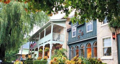 Louisa Landing - Beautiful Fenced Yard!