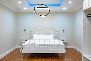 1 chambre, fer et planche à repasser, accès Internet