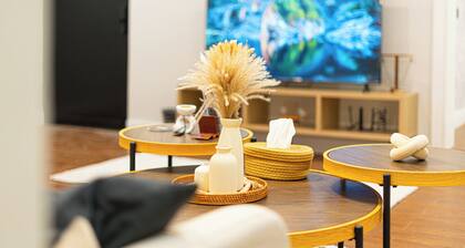 1BR I Smart Entry + Private Terrace + 65" T