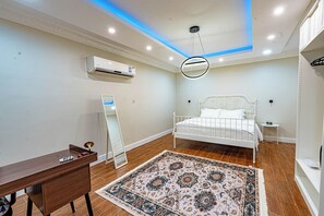 1 bedroom, iron/ironing board, internet