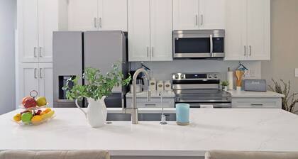 Ebenezer House 3-bedroom in awesome Palm Bay with AC, treadmill room