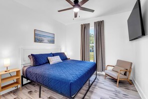 10 bedrooms, iron/ironing board, free WiFi, bed sheets