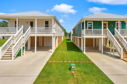 GROUP RETREAT-TWO beach homes~10-bedrooms~GAME AREA~HOT TUB~BEACH VIEWS