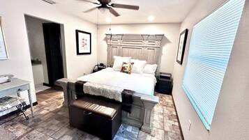 3 bedrooms, desk, iron/ironing board, travel crib