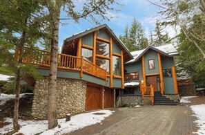 Exterior - Mountain home w/ AC, BBQ & patio (Whistler)