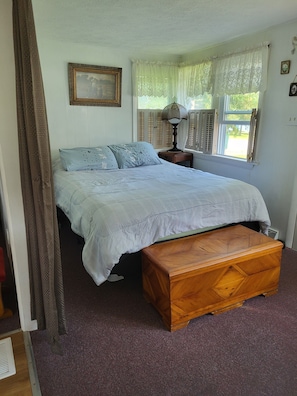 1 bedroom, iron/ironing board, bed sheets
