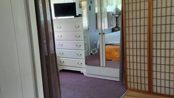 1 bedroom, iron/ironing board, bed sheets