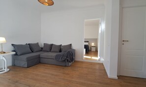 1 bedroom, in-room safe, desk, free WiFi