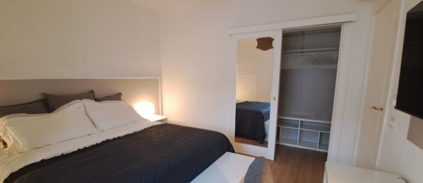 In-room safe, WiFi, bed sheets