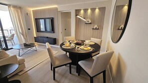 Luxury Apartment, 2 Bedrooms, City View | Living area