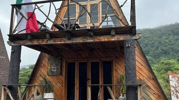 Habitación estándar, vista al jardín | Tabla de planchar con plancha y wifi gratis