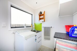 Micro-ondas, fogão, cooktop, lava-louças